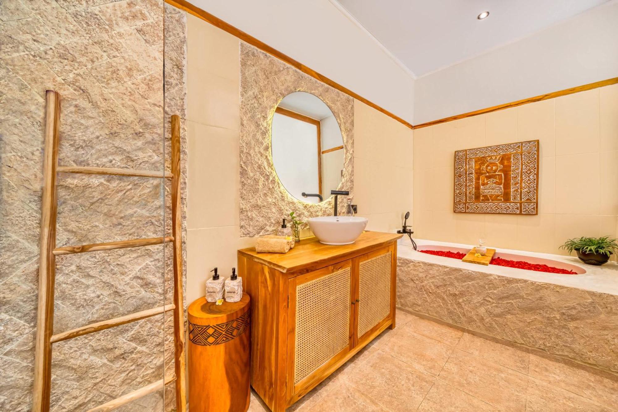 Aztec - 6bdr Private Pool And Garden Villa